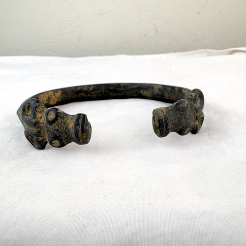 Antico bracciale bronzo - in,